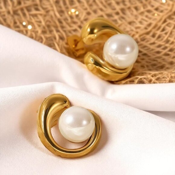 🆕Modern Classic 18K Gold Plated Faux Pearl Earrings | Dainty Chic Minimalist - Picture 10 of 12